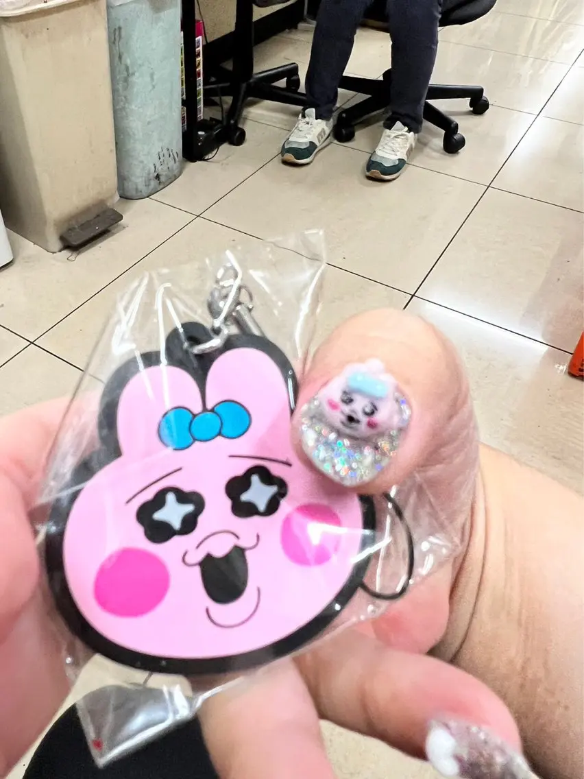ネイル LAVISH 大和店 emi・:*+のネイルデザイン