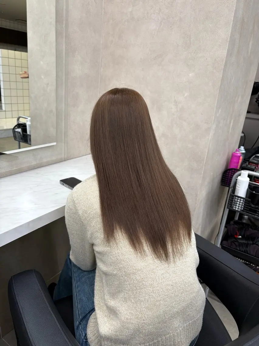 カラー ヘアカラー トリートメント 透明感ベージュ🤎 ナチュラルレイヤーのヘアスタイル