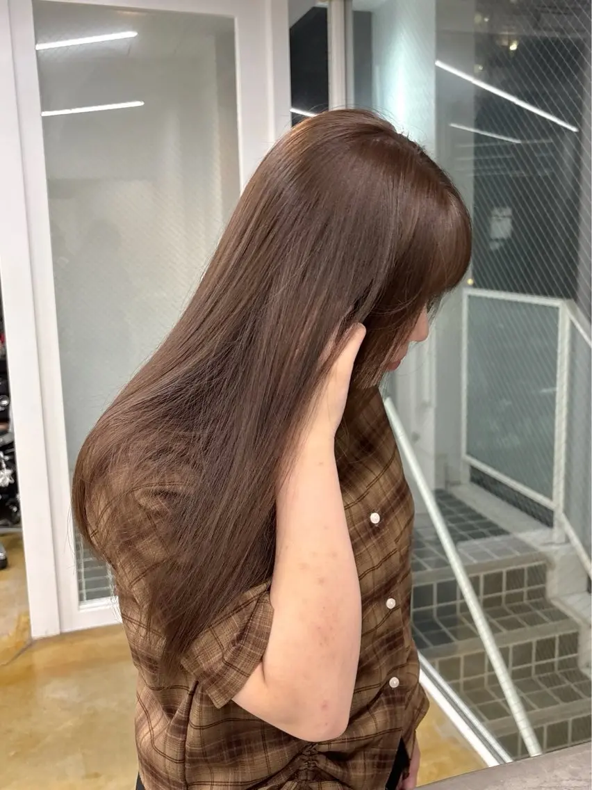セミロング ヘアカラー 𝐀𝐦𝐞𝐫𝐢 /透明感カラーのヘアスタイル