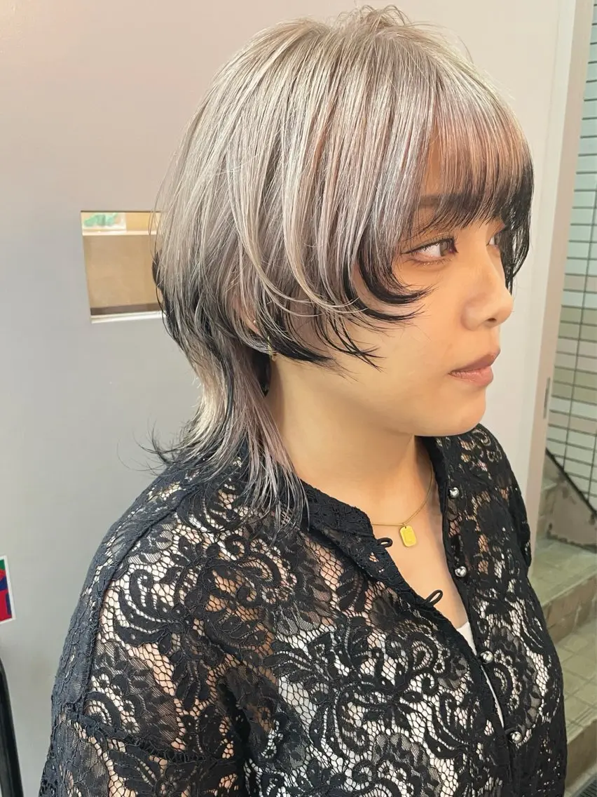 ミディアム カラー ブリーチ カット ヘアカラー ウルフ/レイヤー shinoのヘアスタイル