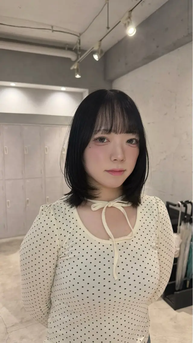 ミディアム カラー ボブレイヤー 黒髪 ブルーカラー ブルーブラック ボブ カット ヘアカラー トリートメント あんな🦋レイヤー カット/透明感カラーのヘアスタイル