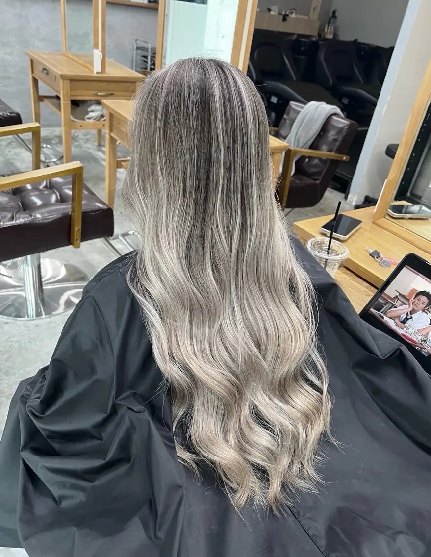 ロング カラー バレイヤージュ レイヤーカット ヘアカラー トリートメント 指名数No.1 /NAOYAのヘアスタイル