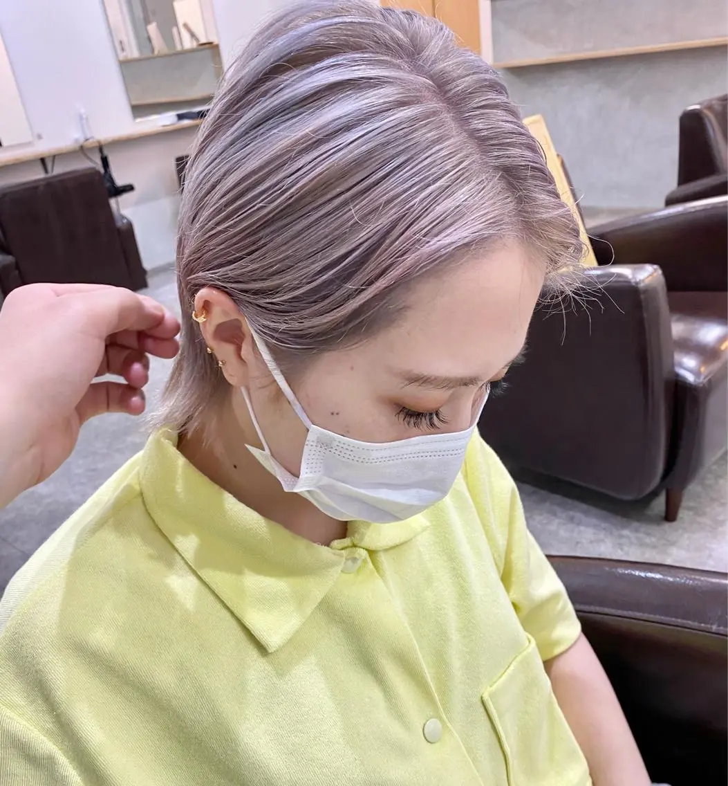 ショート カラー ブリーチ ヘアカラー トリートメント 森貴裕/ニュアンス パーマ/オリーブのヘアスタイル