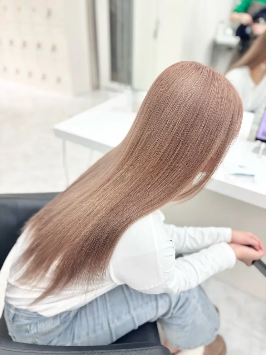 ロング カラー 🖤ハイトーン× レイヤー🖤SARAのヘアスタイル