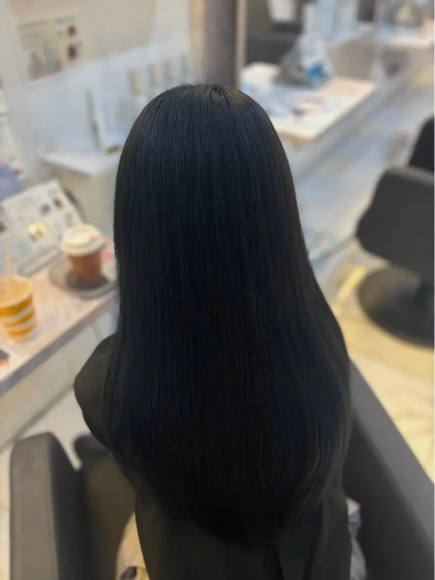 ロング ヘアカラー 𝐋𝐞𝐞四ツ橋 𝐍𝐞𝐢𝐫𝐨のヘアスタイル