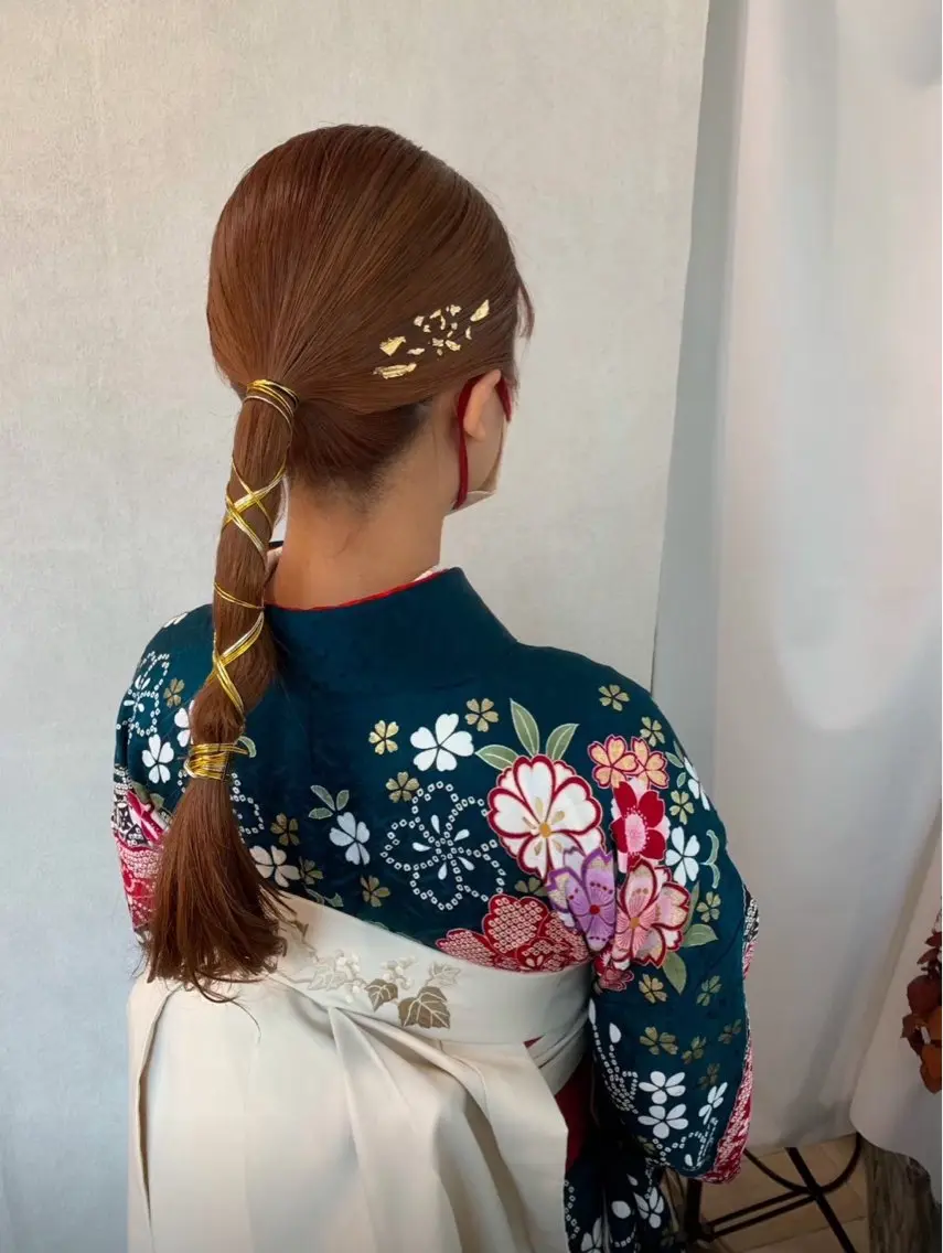 ヘアアレンジ 🎀モモ🎀　上品 白髪ぼかしハイライトのヘアスタイル