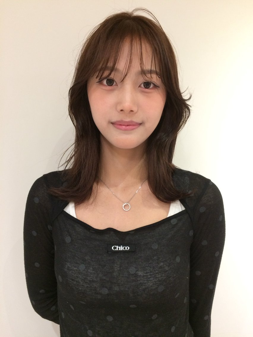 ミディアム カラー ヘアカラー まや/レイヤーパーマ 透明感、暖色カラーのヘアスタイル