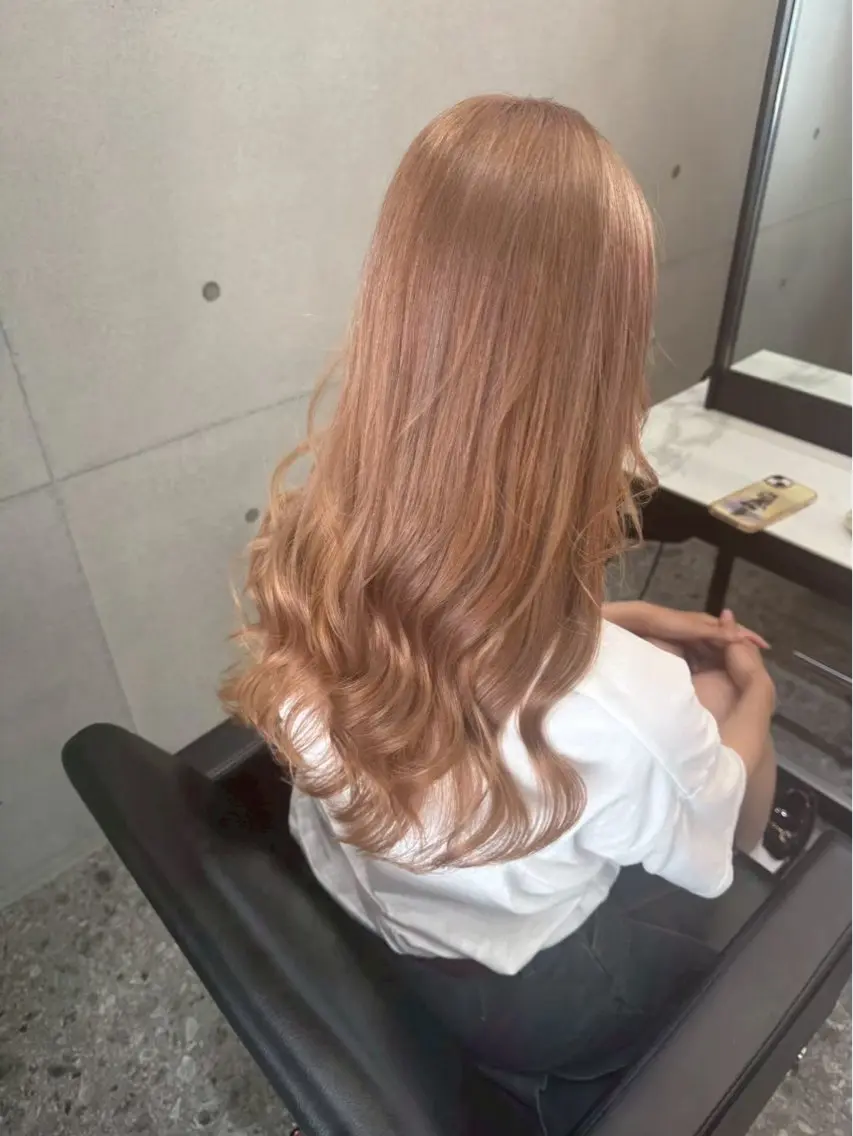 セミロング ヘアカラー ケアブリーチ🍒 YUIのヘアスタイル