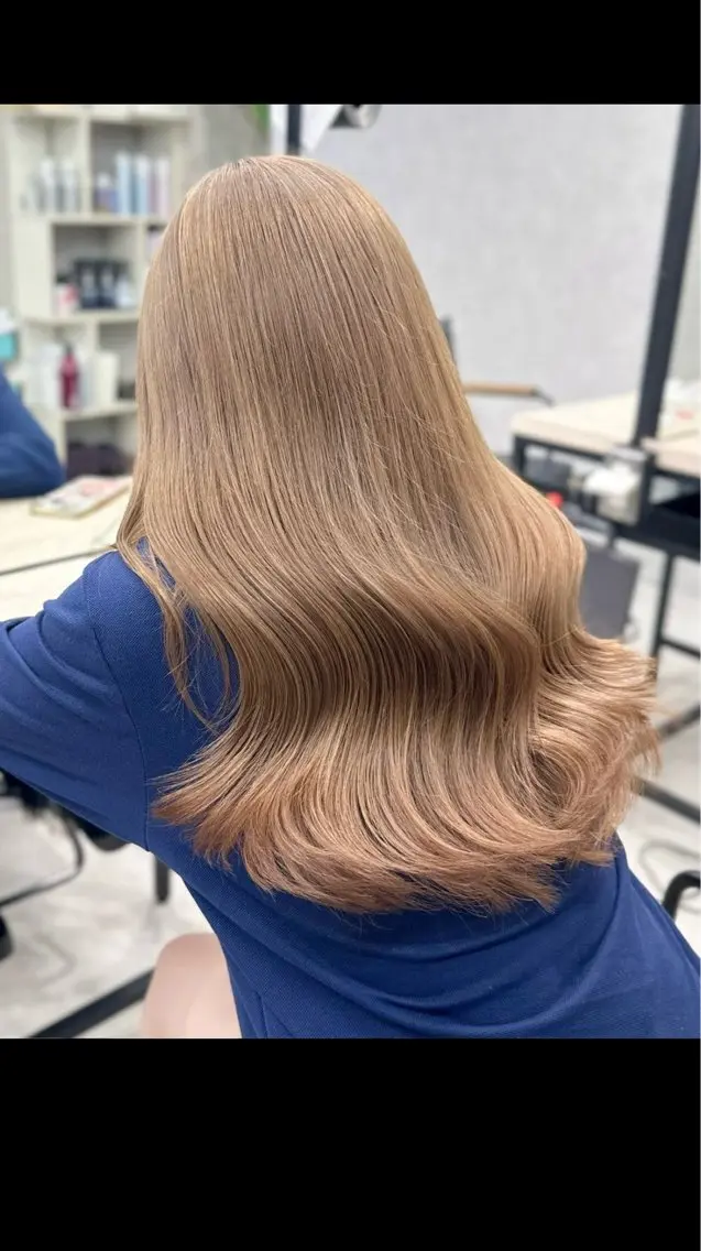 セミロング カラー ヘアカラー 渡邊 礼侍のヘアスタイル