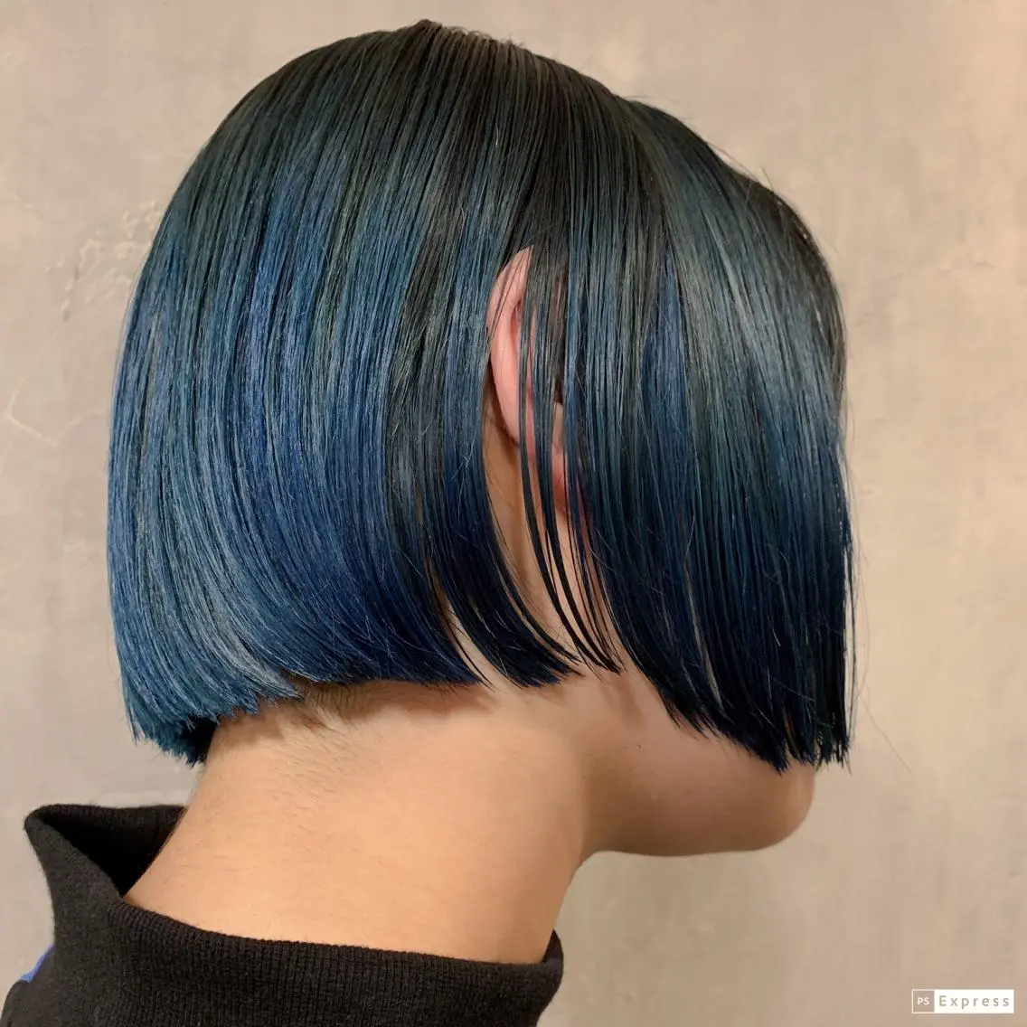 ショート カラー ブルーカラー ハイトーンカラー ヘアカラー ウルフ、レイヤー 、メンズカットSHOのヘアスタイル