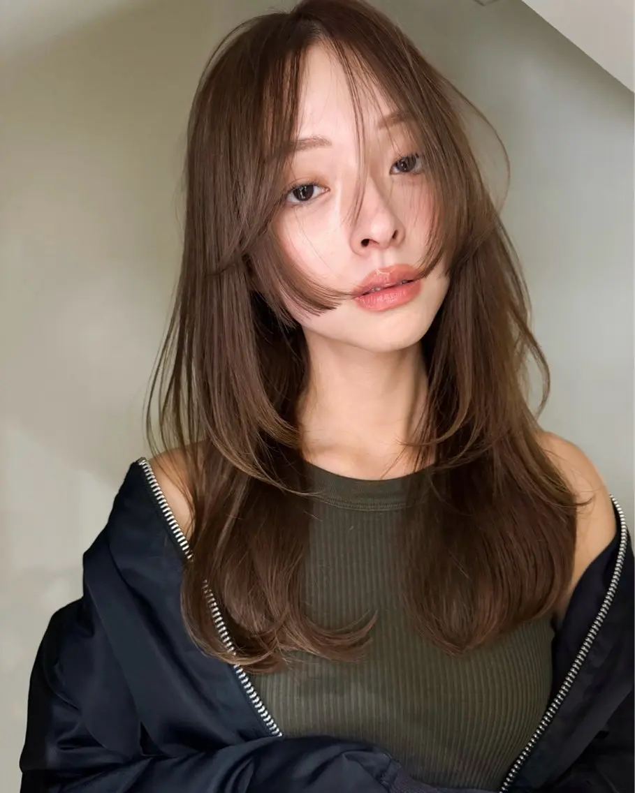 セミロング レイヤーカット ハッシュレイヤー特化のヘアスタイル