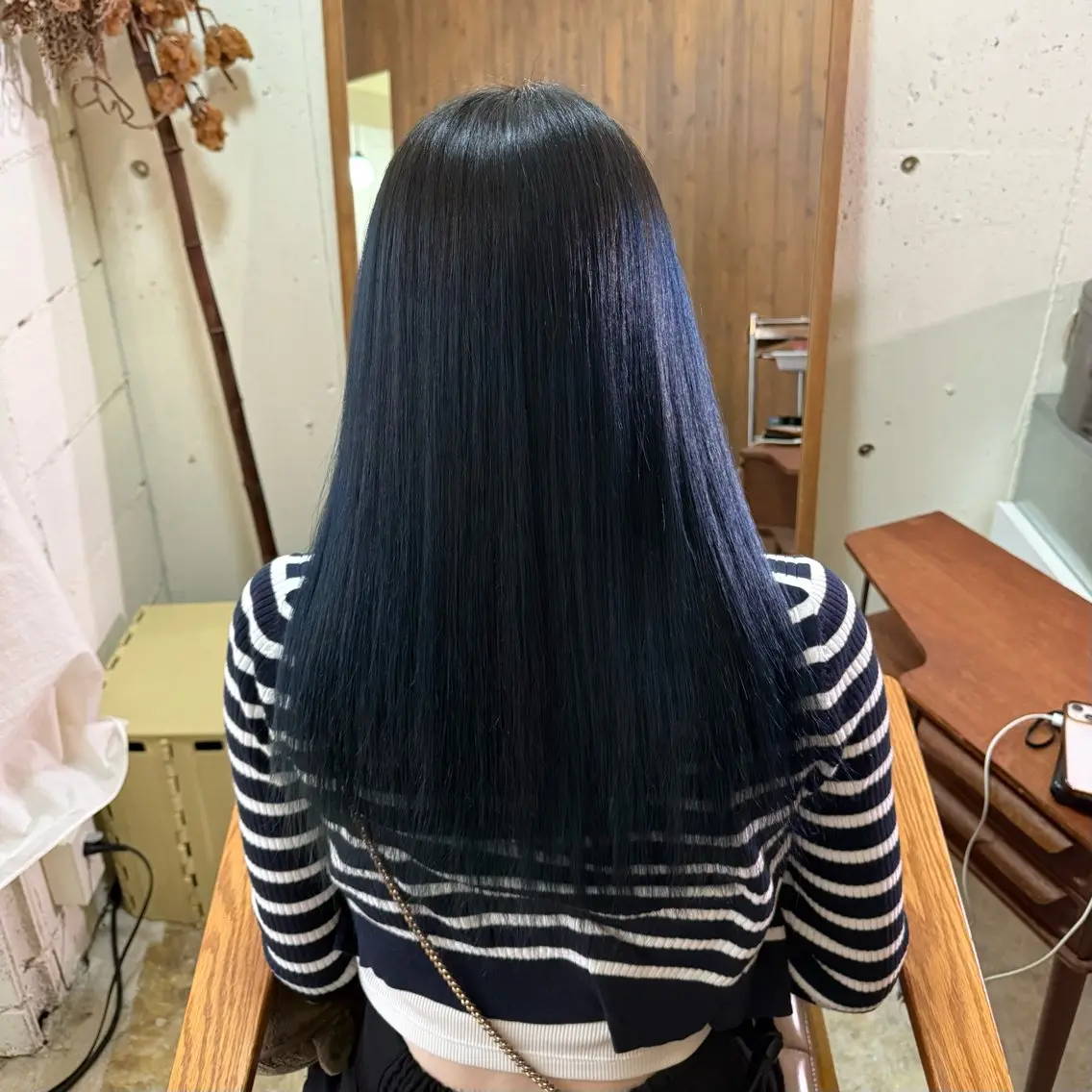 カラー ブリーチ ブルーカラー グラデーションカラー 西脇 琉香のヘアスタイル