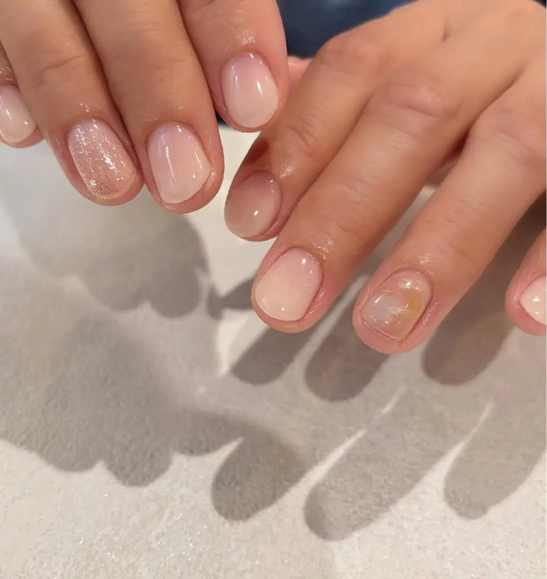 メンズ ネイル グラデーション ラメ(グリッター) ニュアンスネイル ホワイト ハンドネイル 山田 美羽のネイルデザイン