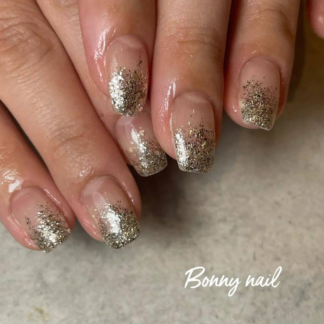 ショート ネイル グラデーション ラメ(グリッター) ラメグラデーション BONNY NAIL 【えみか】のネイルデザイン