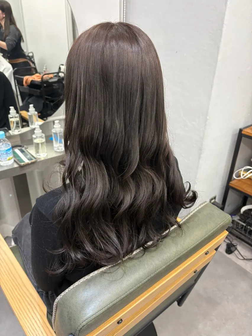 ロング カラー ベージュカラー ブリーチ ブリーチなしカラー 学生 トリートメント 仙台/ベージュ／ 艶カラー／三宅空翔のヘアスタイル