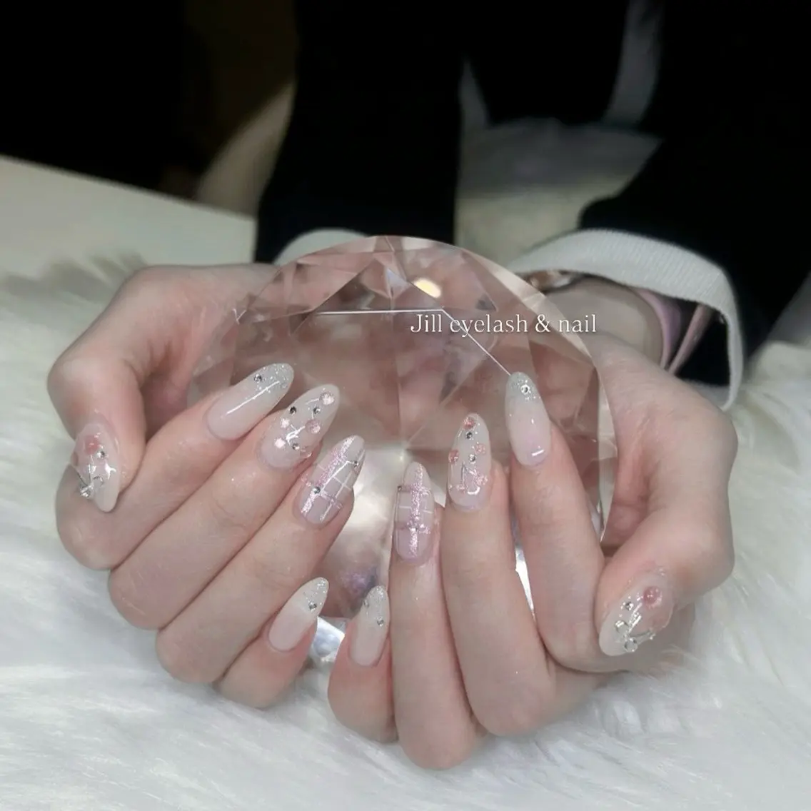 ネイル ハンドネイル ami 𝜗𝜚˚⋆のネイルデザイン