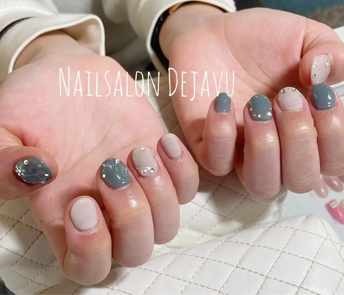 ネイル アートネイル ジェルネイル シンプルネイル ストーンネイル Nail salon Dejavu 🌿のネイルデザイン