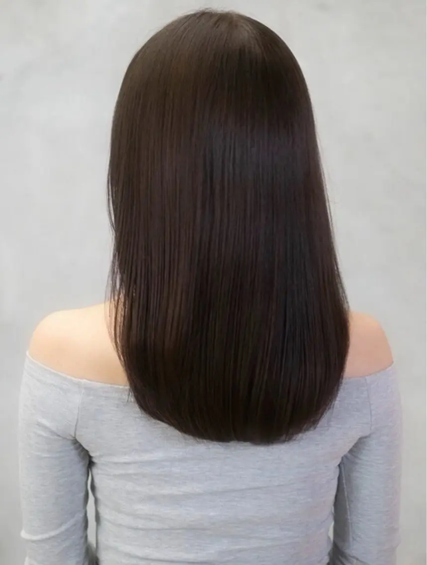 セミロング カラー ヘアカラー 吉岡 勇海のヘアスタイル
