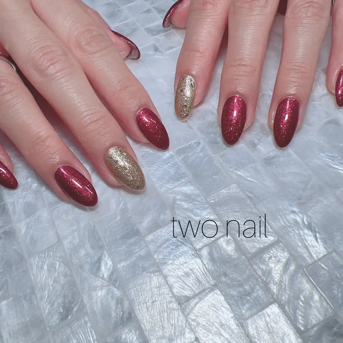 ネイル キラキラネイル ネイルチップ ホワイト ハンドネイル two nailのネイルデザイン