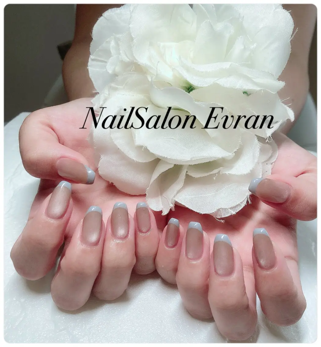 ネイル アートネイル フレンチネイル マグネットネイル 持ち込み ニュアンスネイル ハンドネイル Nail salon Evranのネイルデザイン
