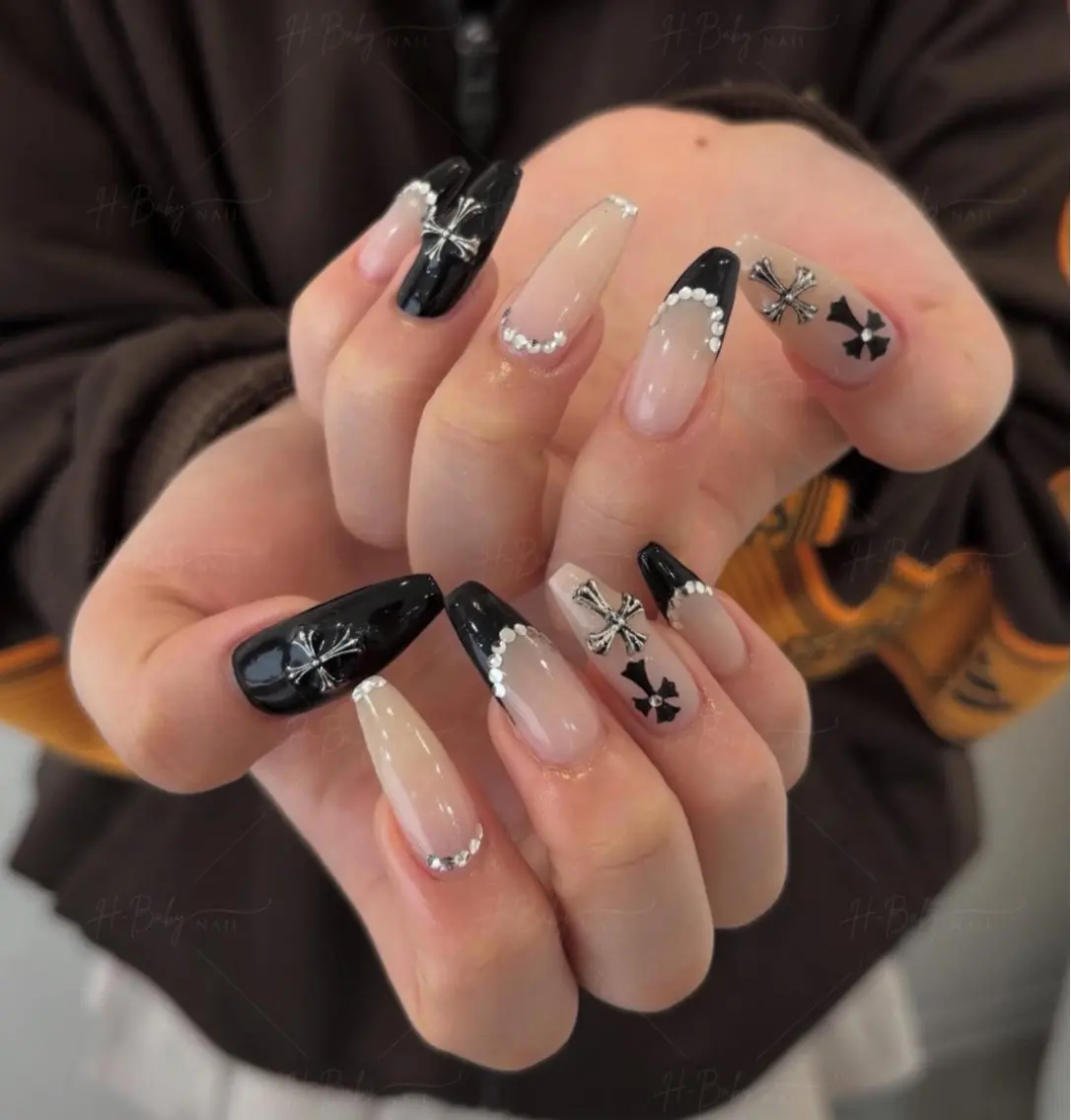 ネイル フレンチネイル ジェルネイル ハロウィン キラキラネイル 韓国ネイル ハンドネイル H.baby Nail Salonのネイルデザイン
