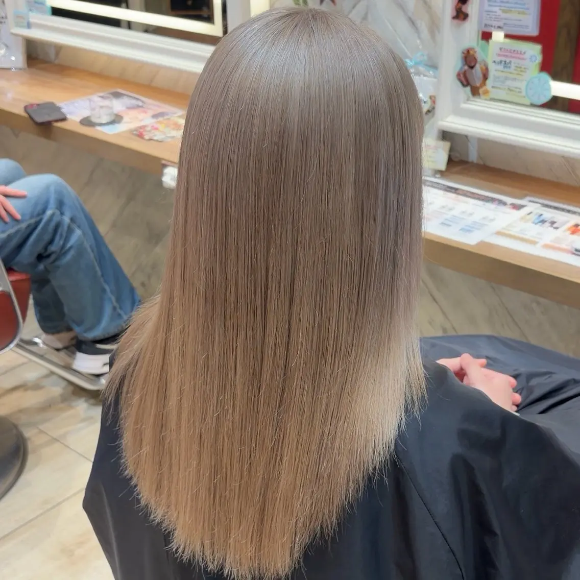 ミディアム カラー ベージュカラー ミルクティーベージュ ヘアカラー 横浜パーマ🌐ボブ✨ 暖色カラーもえかのヘアスタイル