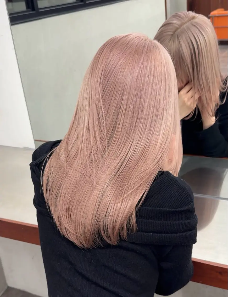 セミロング カラー ベージュカラー ブリーチ ケアブリーチ 透明感カラー デザインカラー カット ヘアカラー トリートメント 似合わせカット/ ハイトーン/aoiのヘアスタイル