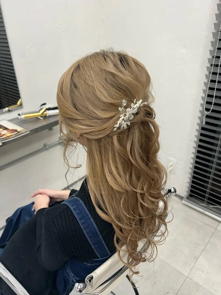 お呼ばれヘアセットの写真