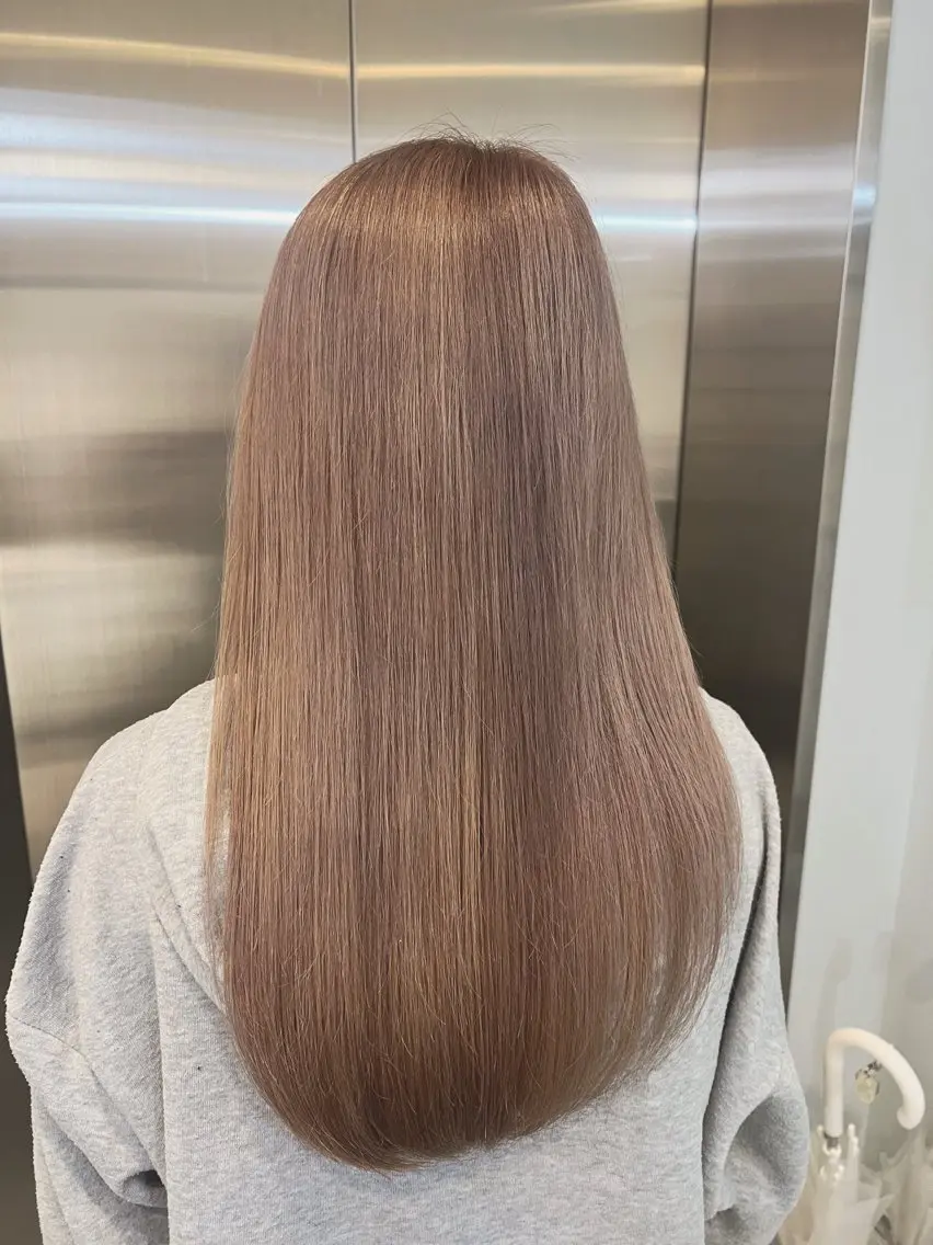 ロング ヘアカラー 岸 来未のヘアスタイル