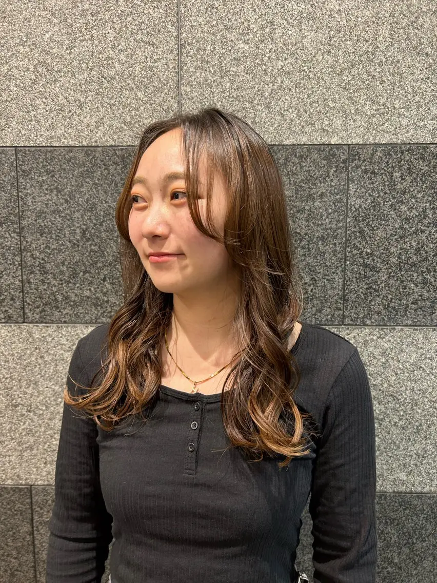 セミロング 顔周りカット レイヤーカット morio コトミのヘアスタイル