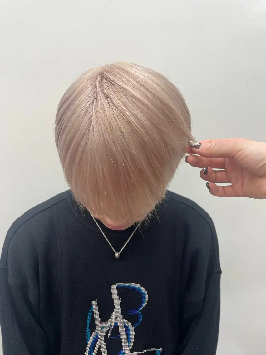ショート カラー メンズ ヘアカラー トリートメント ボブカットモデル/ ハイトーン/ゆうあのヘアスタイル