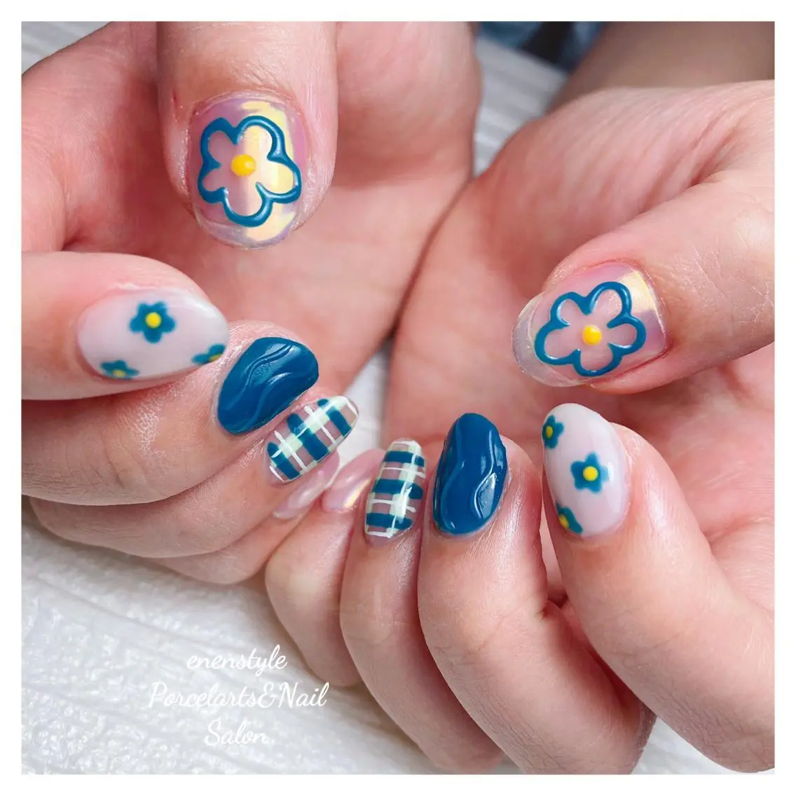 ミディアム ネイル 🐾enen style 🐾のネイルデザイン