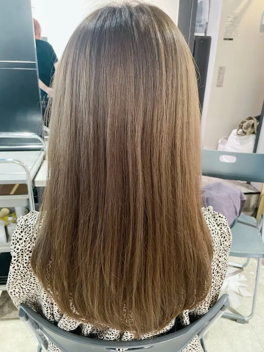 ロング カラー グレージュ オリーブグレージュ オリーブグレー カット ヘアカラー mitchy モデル様募集中♪のヘアスタイル
