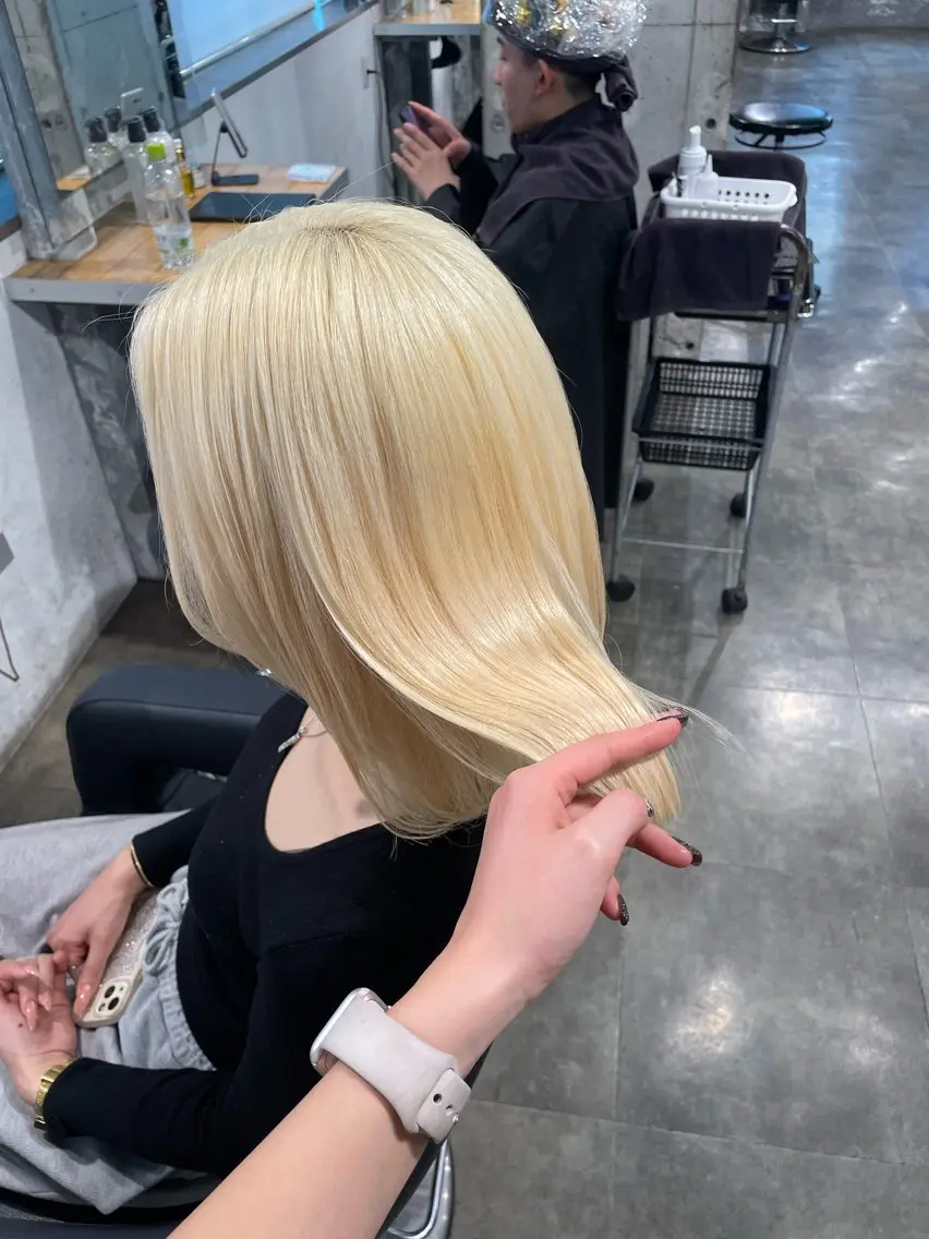 ミディアム カラー ヘアカラー トリートメント ハイトーン 横浜💞ミオのヘアスタイル