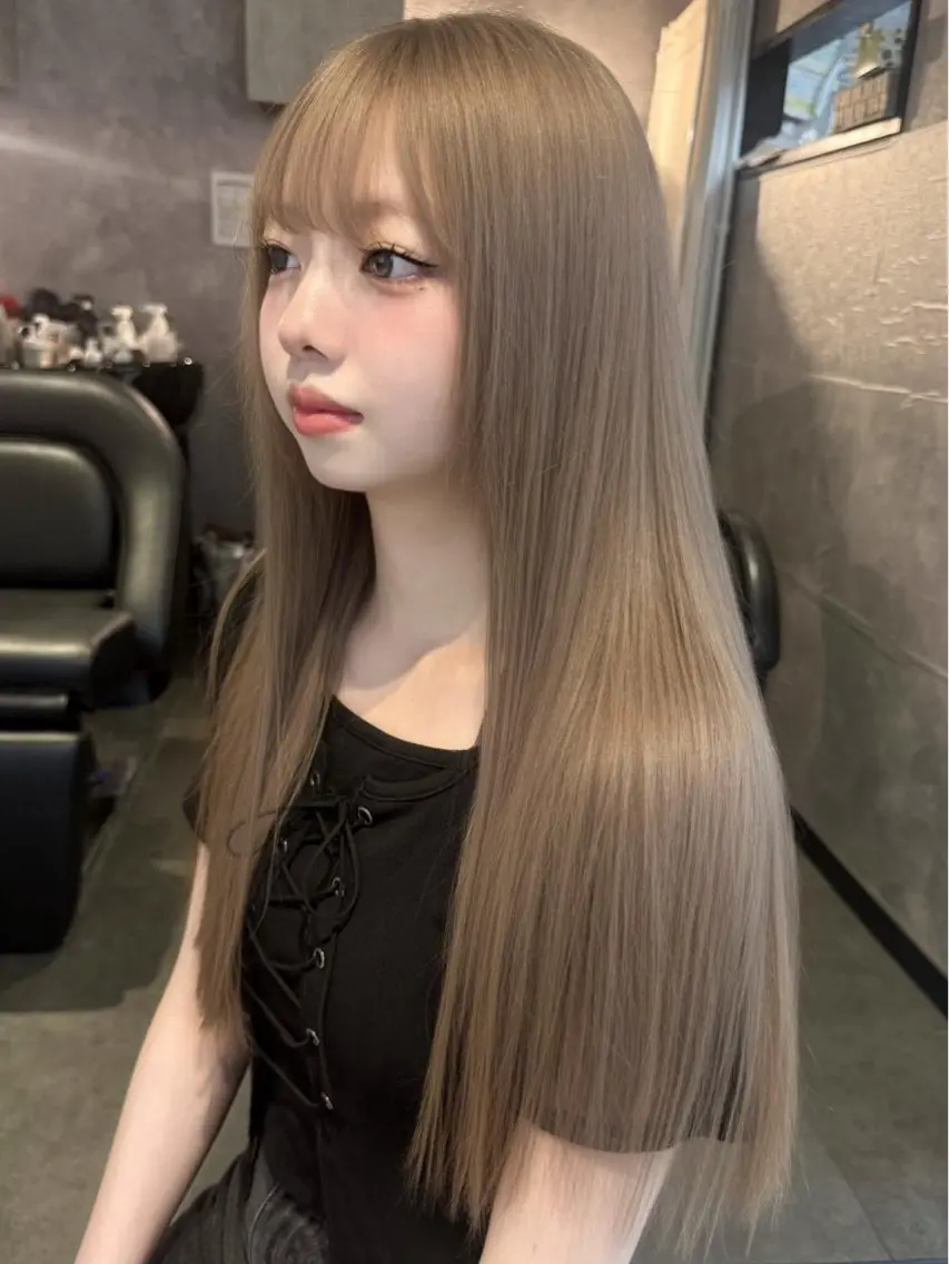 ロング カラー ヘアカラー トリートメント 🎀asumi🍓 ハイトーン🎀のヘアスタイル