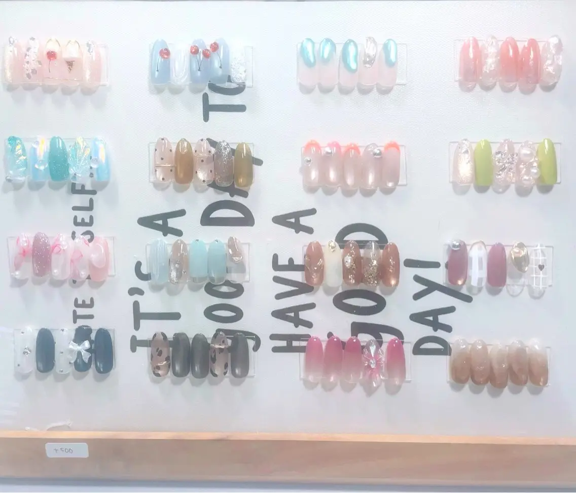 【オフなし】ハンド 限定アート 10種より選べて色変え可能 ♡マグネットネイルもmは+500円の写真