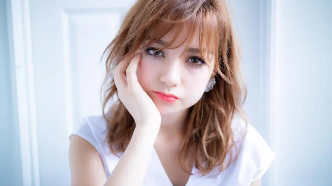 ミディアム カラー パーマ ベージュカラー 透明感カラー フォギーベージュ ひがし まさし JYUNESU副代表のヘアスタイル