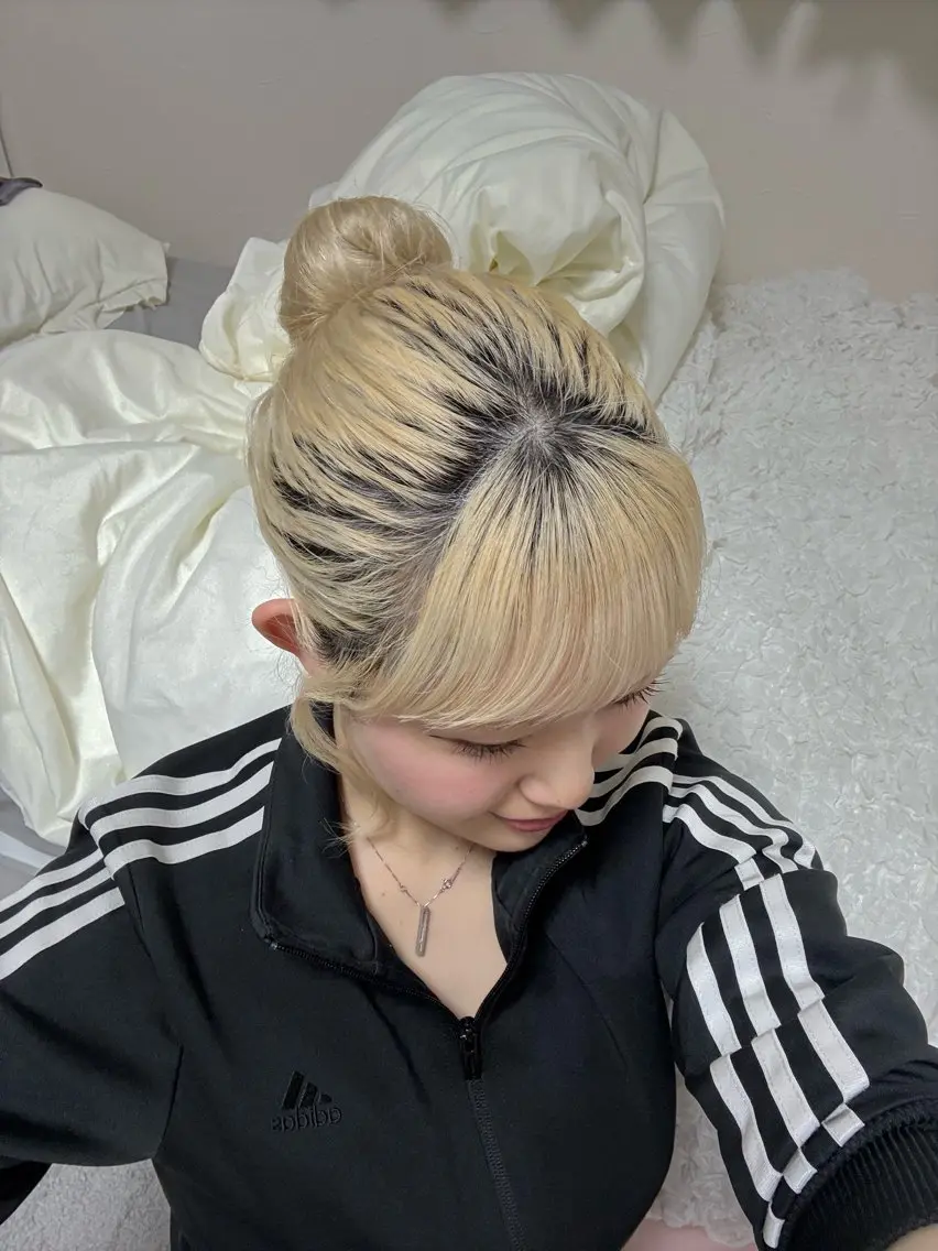 カラー ヘアカラー 透明感ハイトーン 🪽☾mizukiのヘアスタイル