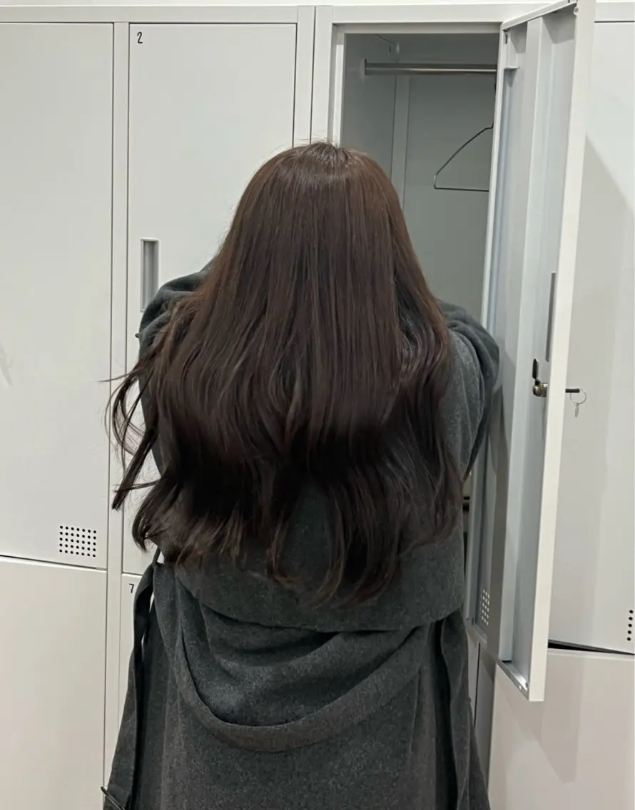 ロング カラー オグニ ヒマリのヘアスタイル