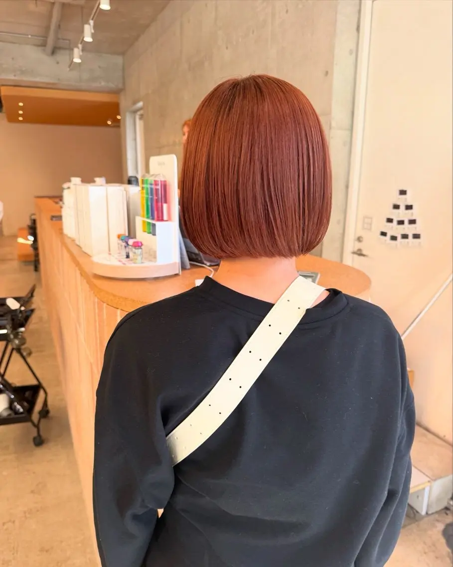 ショート カラー ショートボブ アッシュ ベージュカラー ブリーチ 透明感カラー カット ヘアカラー 誰より丁寧なカット/ 小林輝/レイヤーのヘアスタイル