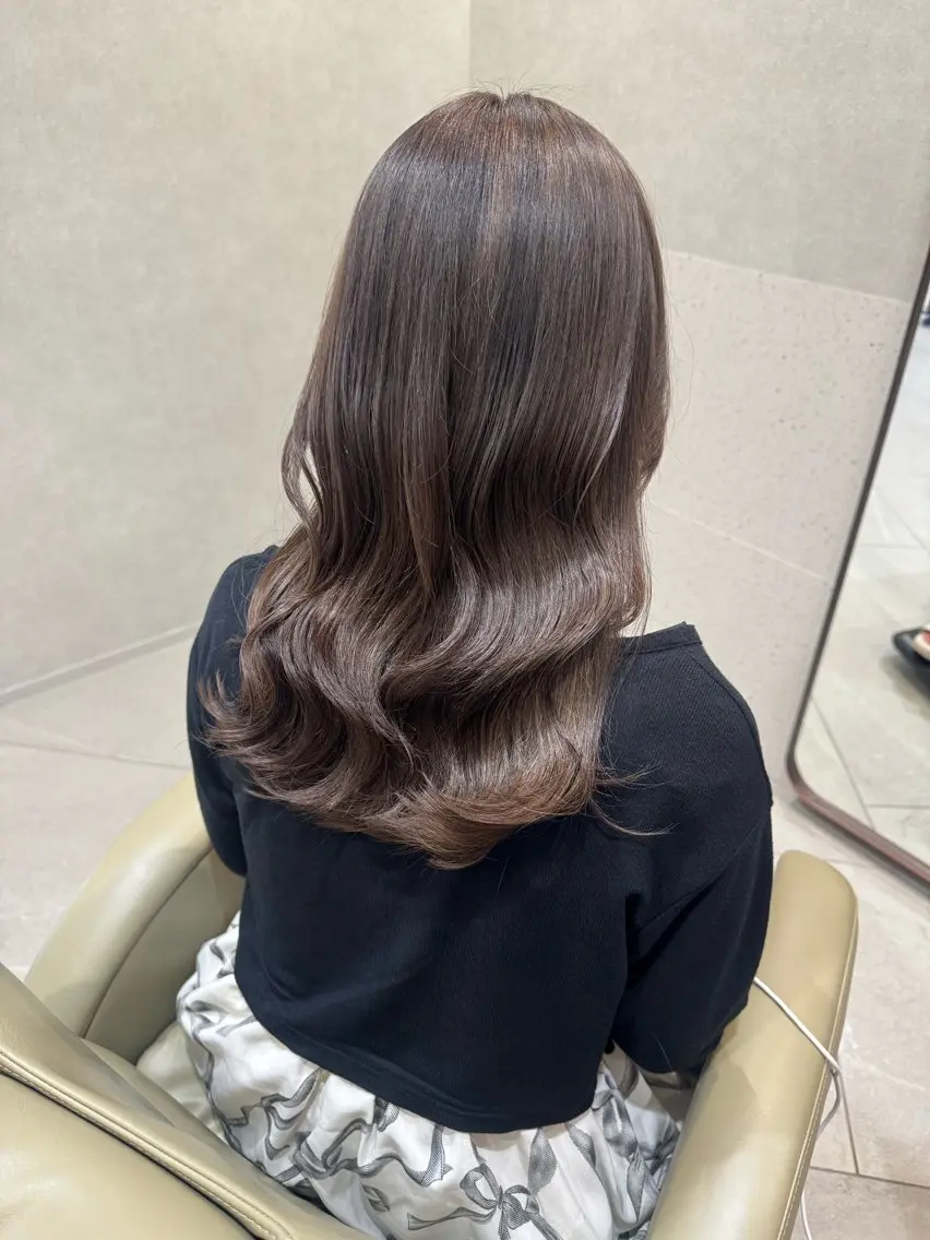 カラー アッシュ アッシュブラウン ブリーチ ブラウンカラー Jr.スタイリスト/ ミニモ価格/MANAのヘアスタイル