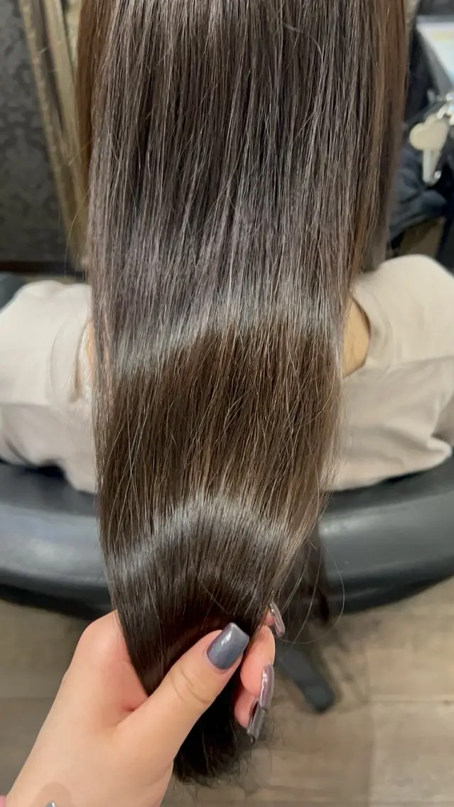ロング カラー 佐原 恵利香のヘアスタイル