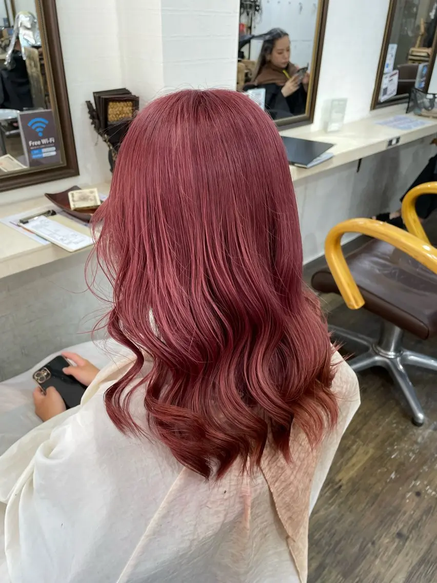 ミディアム 横浜🦋ハイトーン 🫐シャドウルーツのヘアスタイル