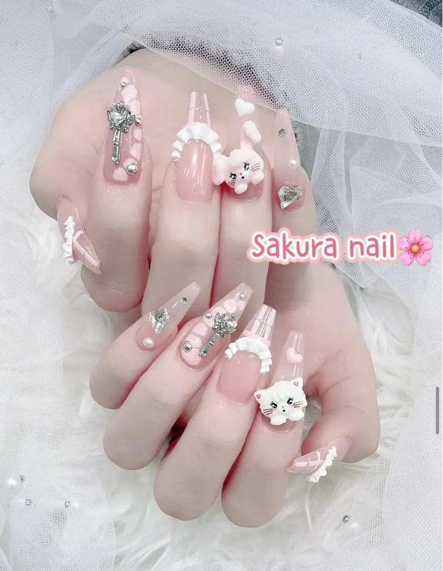 ネイル アートネイル オーロラネイル ボルドー チークネイル フレンチネイル ハンドネイル Sakura Nail Salonのネイルデザイン