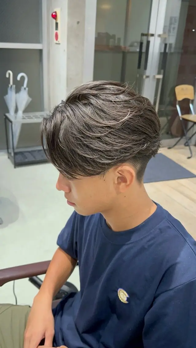 パーマ メンズ フェザーパーマ メンズパーマ ニュアンスパーマ カット パーマ fifth原宿 宮部蓮のヘアスタイル
