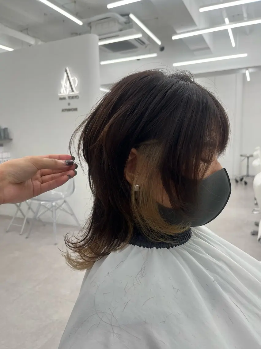ミディアム アッシュ ボブ くびれヘア 顔まわりレイヤー 顔周りカット 盛れる顔周り✨韓国式 レイヤーkanatoのヘアスタイル