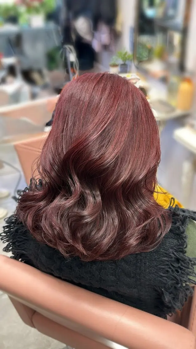 セミロング カット ヘアカラー トリートメント Sakura .のヘアスタイル
