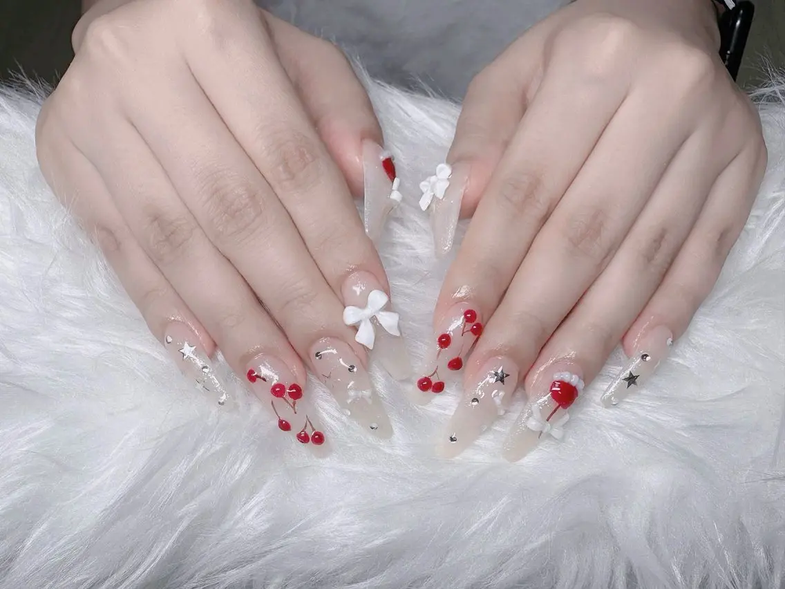 ネイル オーロラネイル フレンチネイル グラデーション 氷ネイル・うるうるネイル キラキラネイル ハンドネイル H.baby Nail Salonのネイルデザイン
