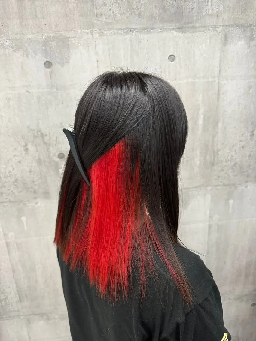 セミロング カラー メンズ メンズブリーチ メンズインナーカラー ブリーチ インナーカラー ヘアカラー トリートメント ☁️かずき☁️青.紫 推し活カラー💫のヘアスタイル