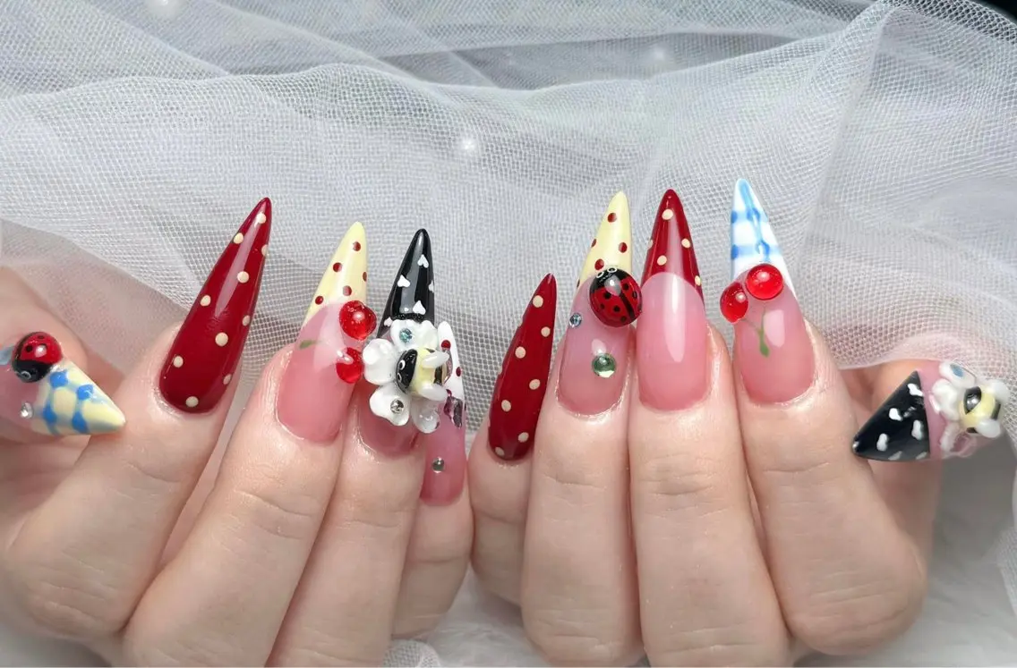 ネイル アートネイル 長さ出し ジェルネイル 韓国ネイル マグネットネイル ハンドネイル Cloudy Chan Nailのネイルデザイン